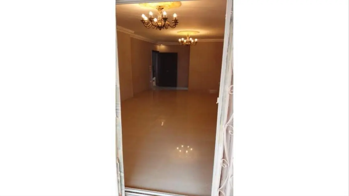 موقع مميز _ حديقه خاصه_ تشطيب سوبر لوكس