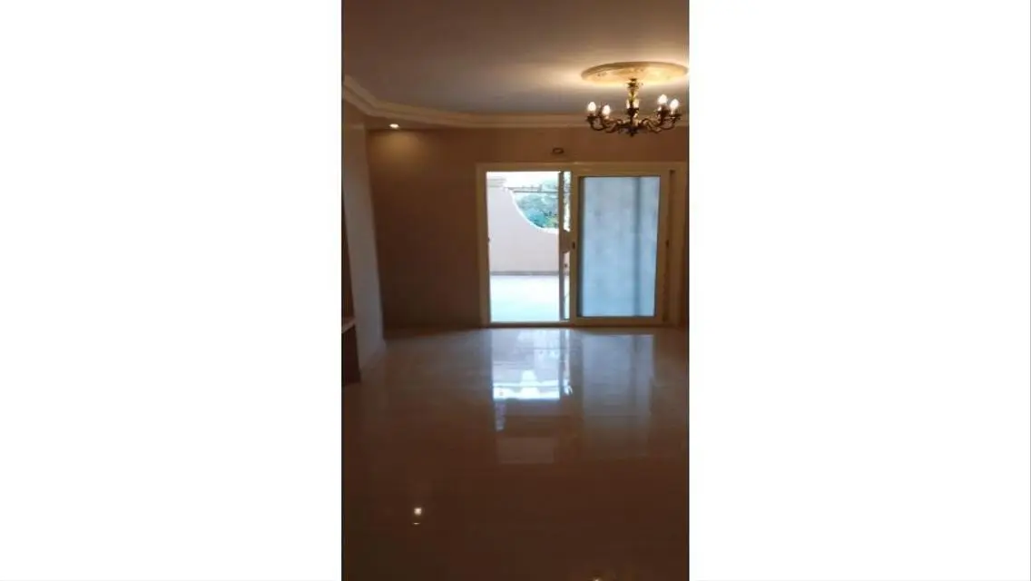 موقع مميز _ حديقه خاصه_ تشطيب سوبر لوكس