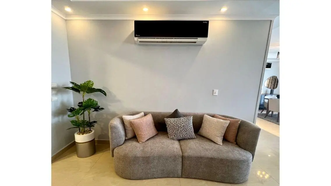 MODERN Furnished FIRST RENT Apartment in EASTOWN