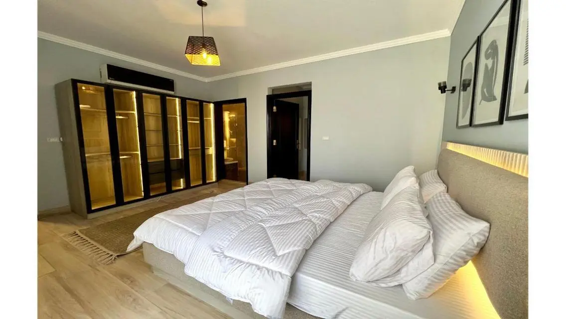 MODERN Furnished FIRST RENT Apartment in EASTOWN