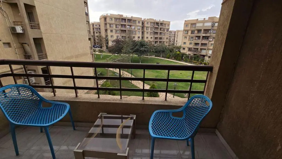 شقه مميزه للايجار المفروش بمدينتي في B6
