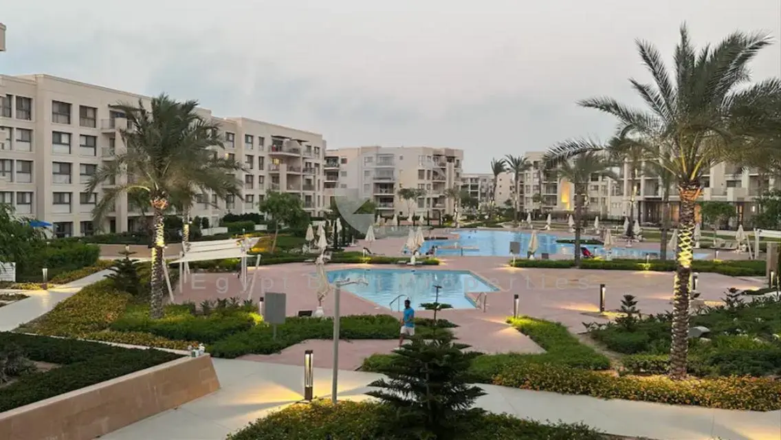 PENTHOUSE OVERLOOKING GOLF VIEW | RESALE UNIT .