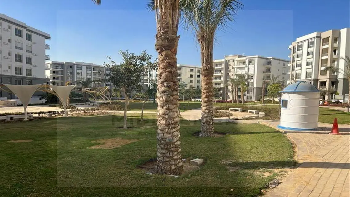 استوديو باقل مقدم واقساط لوكيشن مميز , هايد بارك