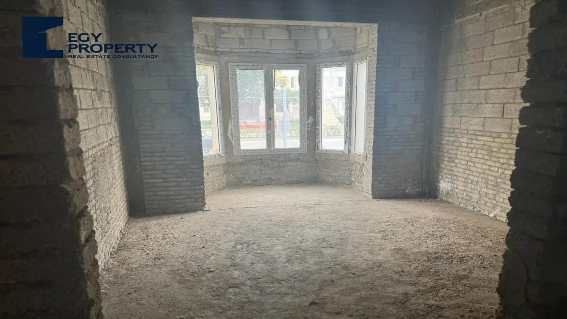 Ready To Move Villa Twinhouse with Garden for Sale