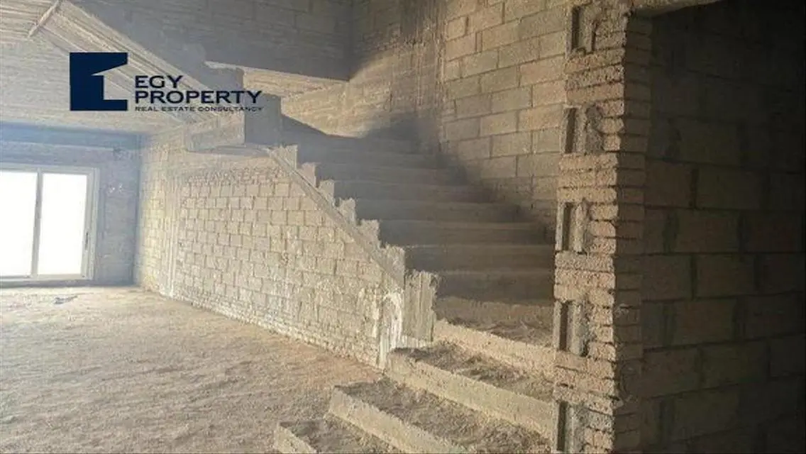 Ready To Move Villa Twinhouse with Garden for Sale