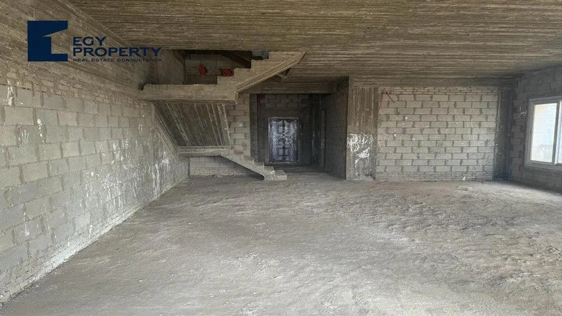 Ready To Move Villa Twinhouse with Garden for Sale