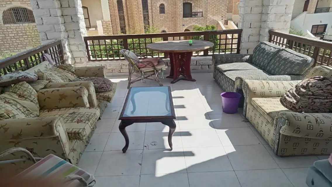 شاليه للبيع اول دور بحديقه خلقيه ٤٠٠ متر مارينا ٤
