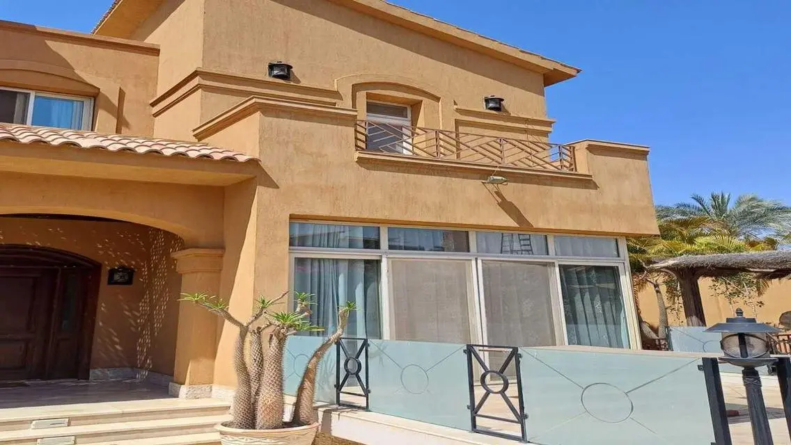 Large Luxury Villa at Swan Lake with Private Pool