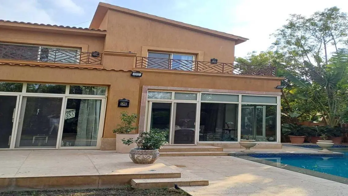 Large Luxury Villa at Swan Lake with Private Pool