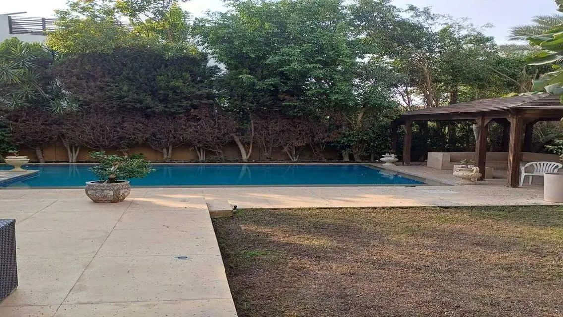 Large Luxury Villa at Swan Lake with Private Pool