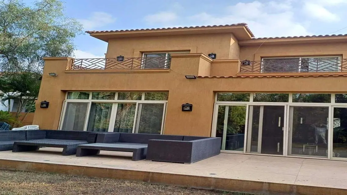 Large Luxury Villa at Swan Lake with Private Pool