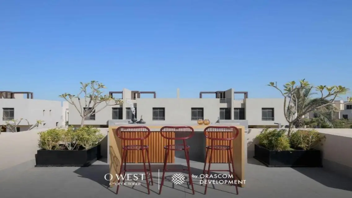 Twin house in O West next to media production city