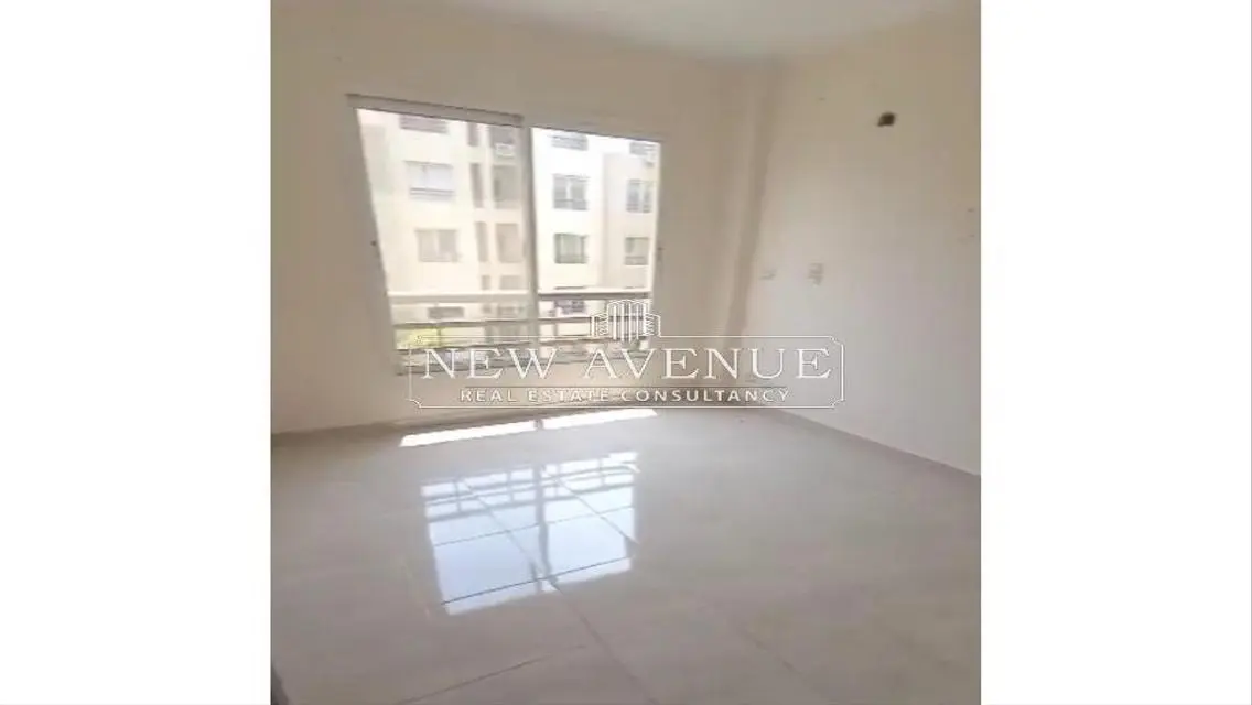 شقة كاملة التشطيب استلام فوري تطل على حديقة
