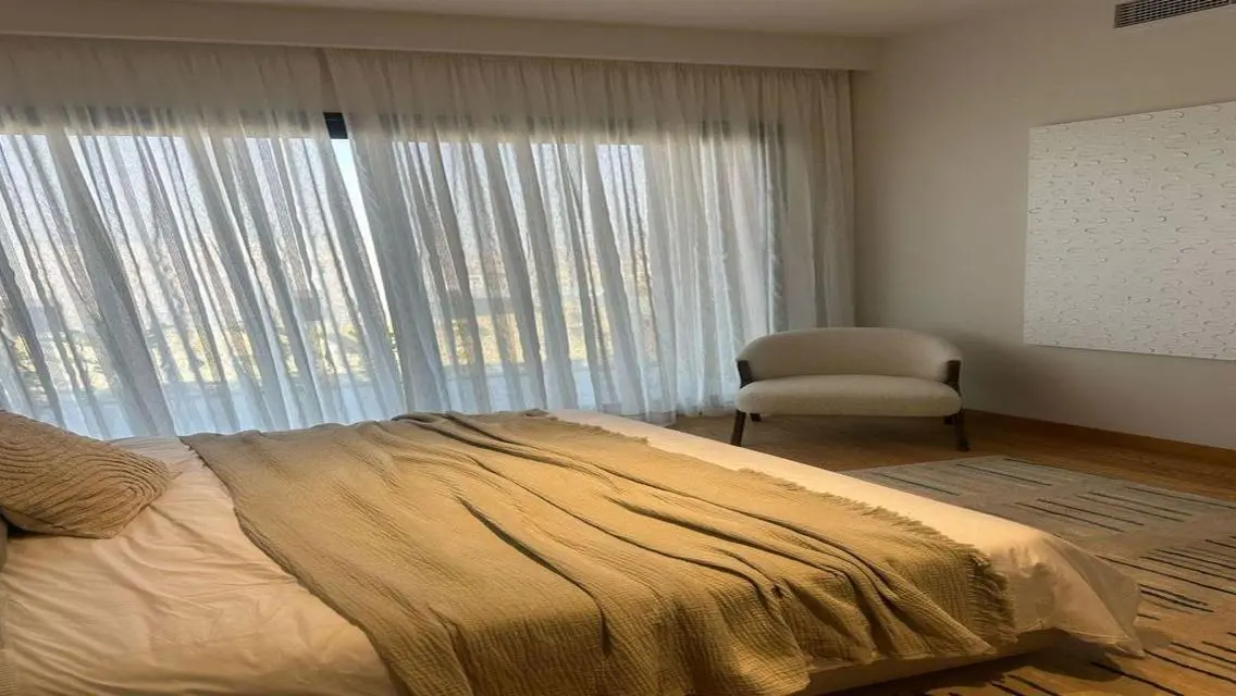 Own an apartment with a garden in Swan Lake