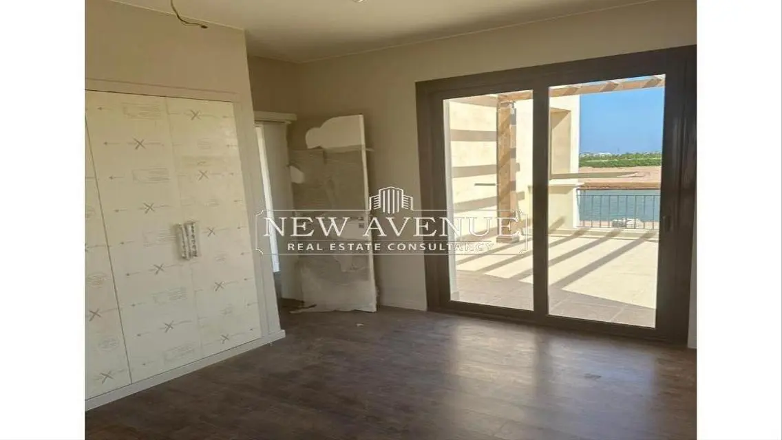 Twin house with installments 1st row lagoon