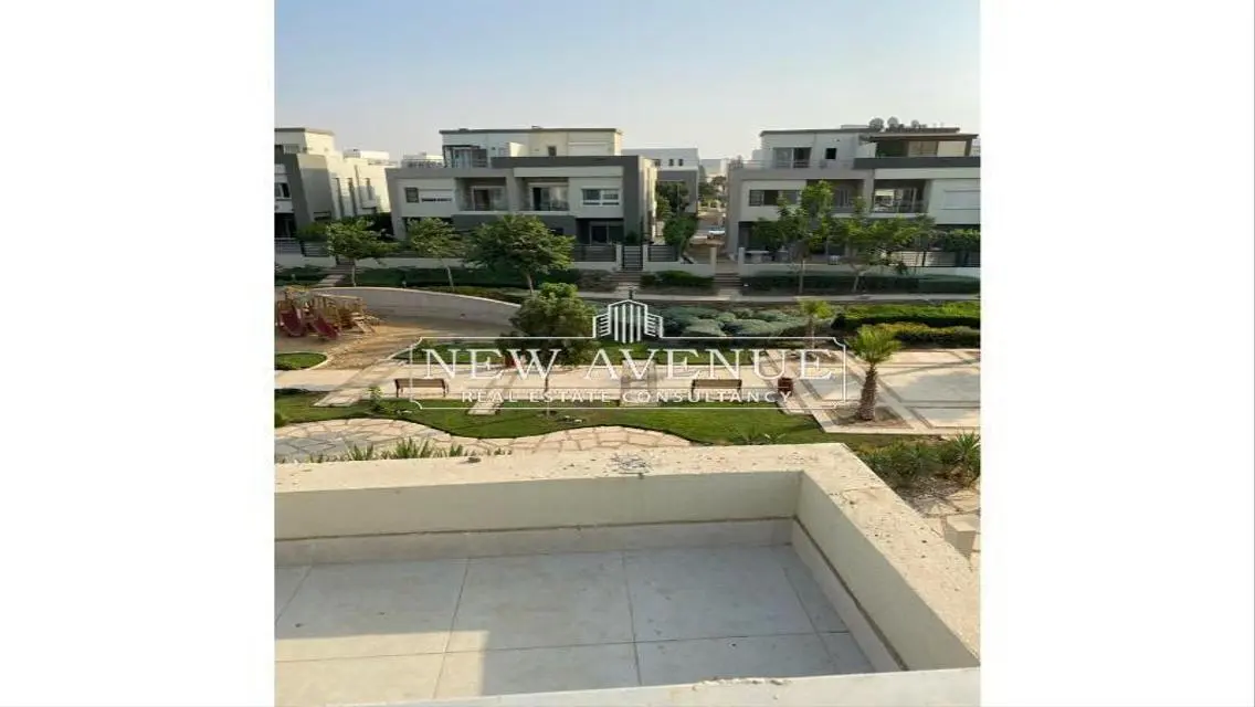 Very reasonable price Twin house delivered at Hyde park