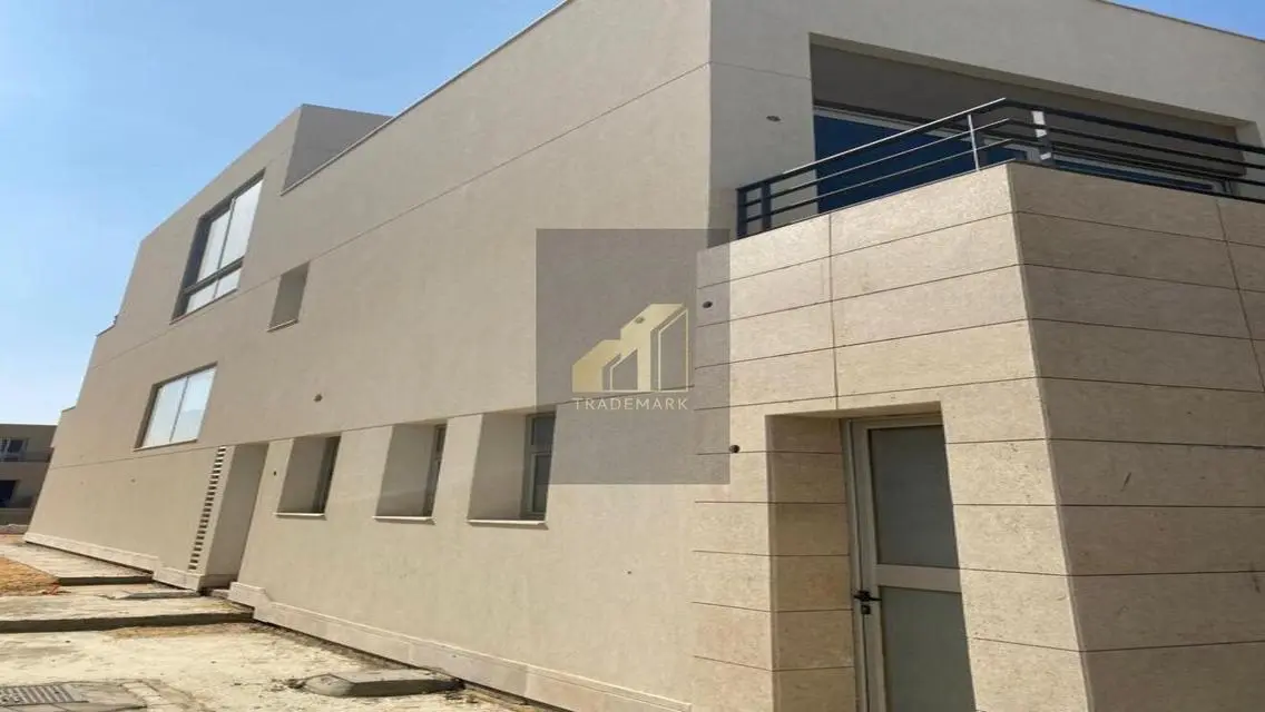 تاون هاوس 311 متر بحرى للبيع استلام فورى باقل سعر