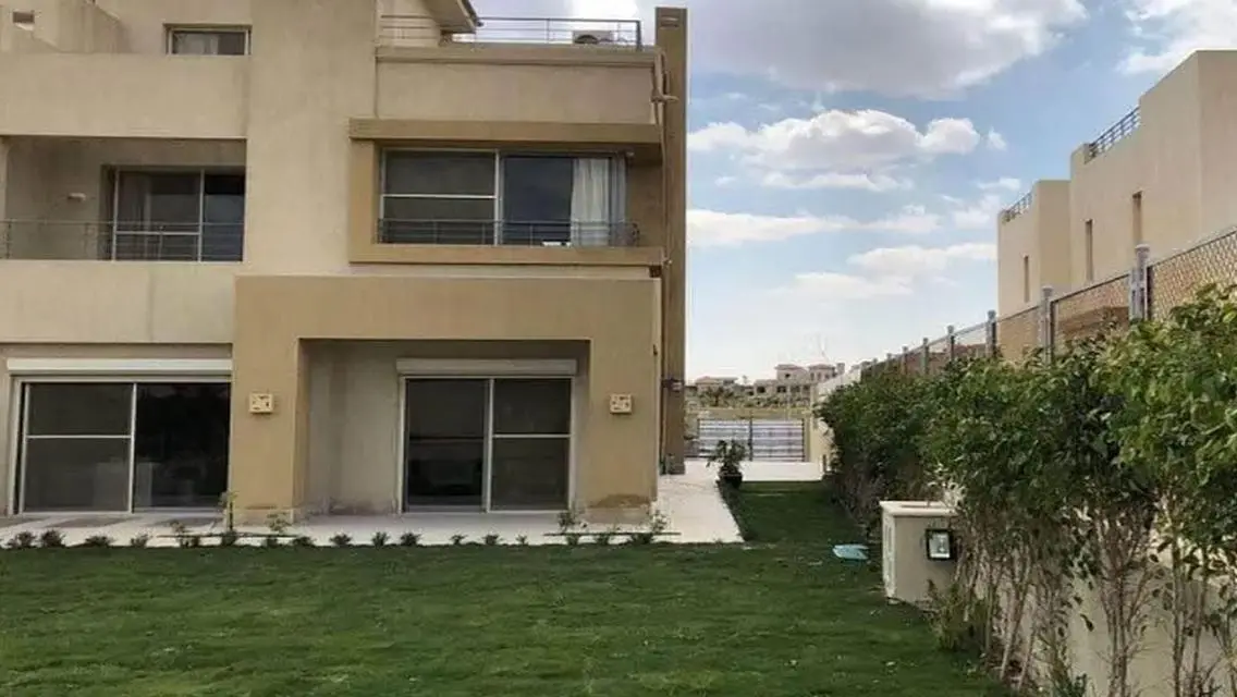 توين هاوس استلام فوري في جولف فيوز بجوار نيو جيزة