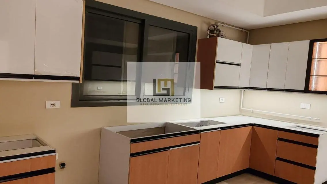 Luxury Apartment for Rent - 194 Sqm, Priced at 60000