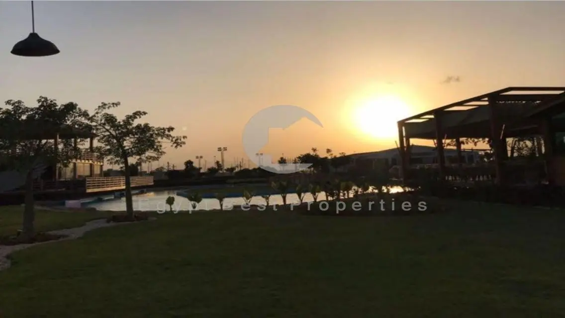 تاون هاوس بمشروع جديد ل Hyde Park بالتجمع السادس !