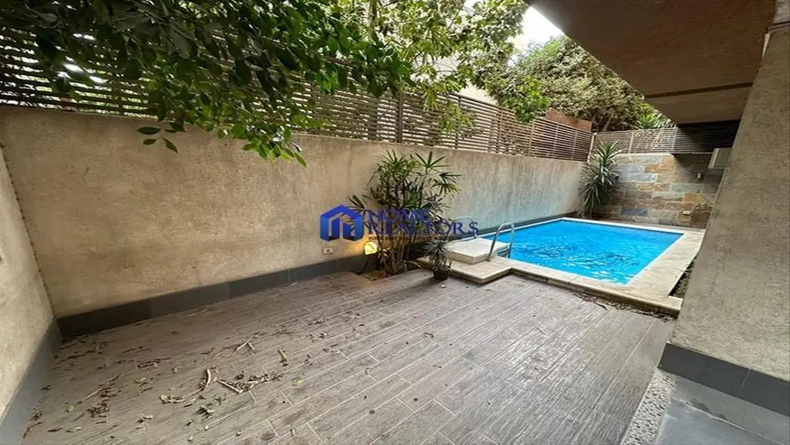 دور أرضي مودرن بحمام سباحة للايجار بالمعادي دجلة