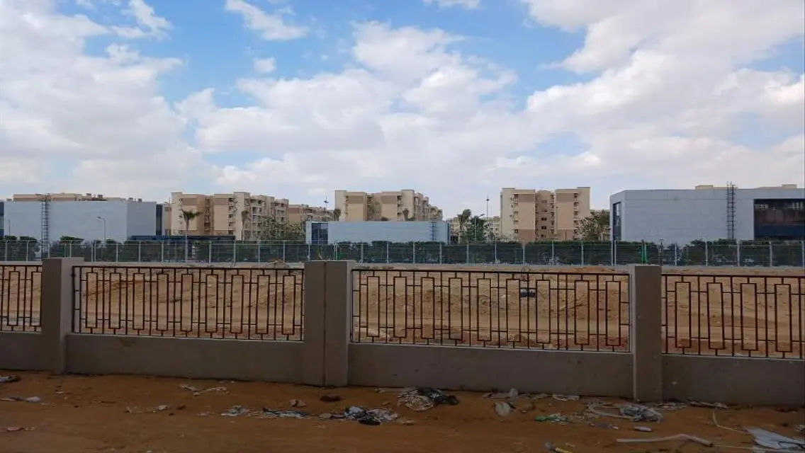 شقه جاردن للبيع 195م استلام فوري كومباوند لاميرادا