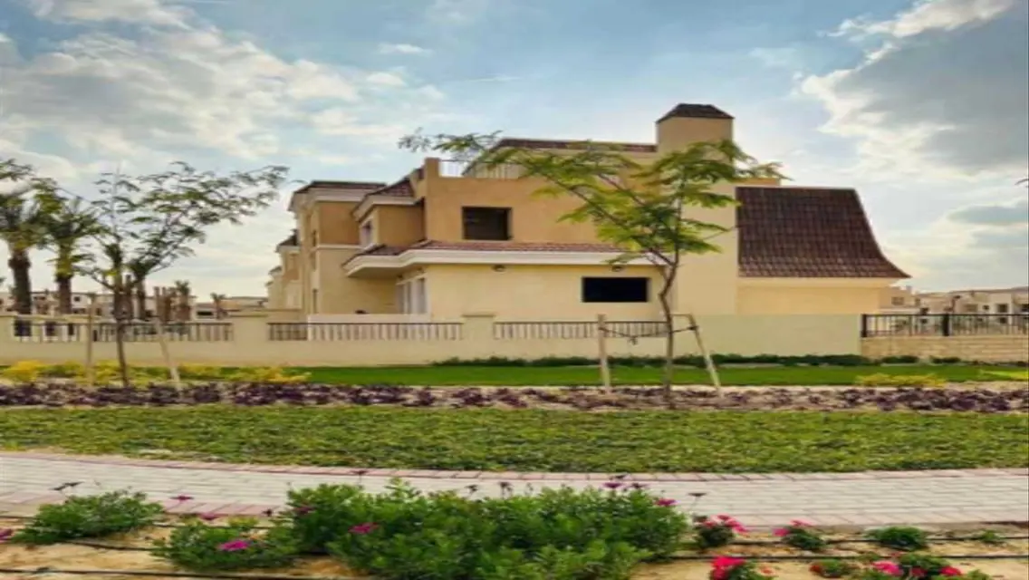 Luxury Villa with Stylish Design and Spacious Live