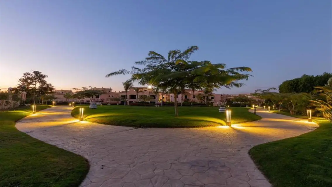 Twin house 261m for sale, RTM in Front of Madinaty