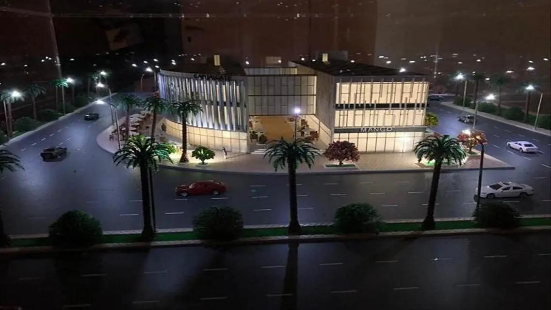 محل تجارى للبيع يصلح لجميع الانشطة فى قلب R7