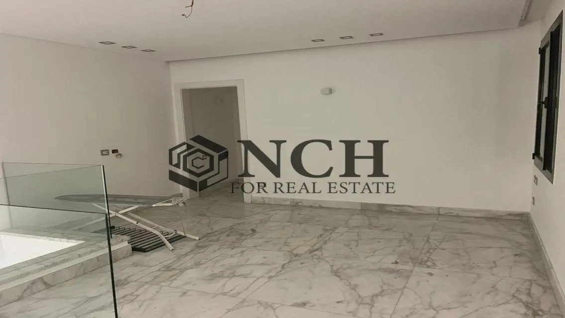 Duplex with Garden-Prime Location-Kitchen and  ACs