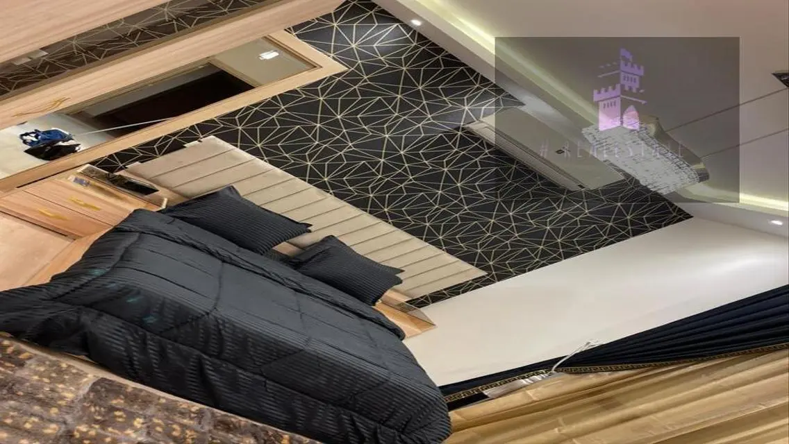 شقة مميزة للايجار مفروش ارضى بجاردن فى ويستاون