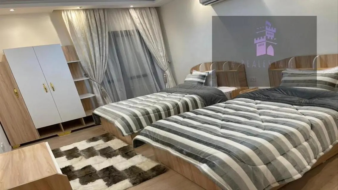 شقة مميزة للايجار مفروش ارضى بجاردن فى ويستاون
