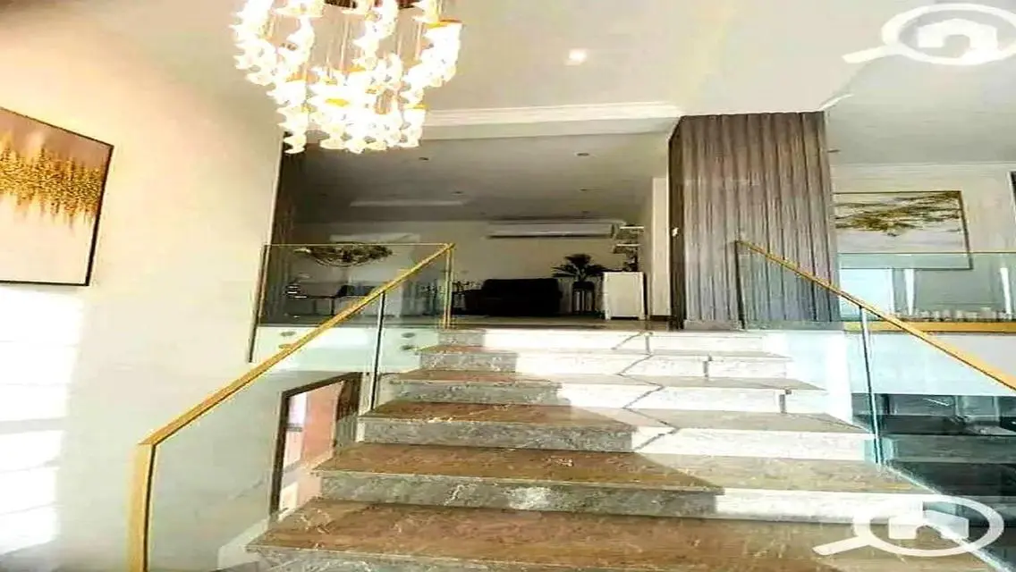 إمتلك دوبلكس رائع بحديقة في كمبوند تلال إيست – اسس