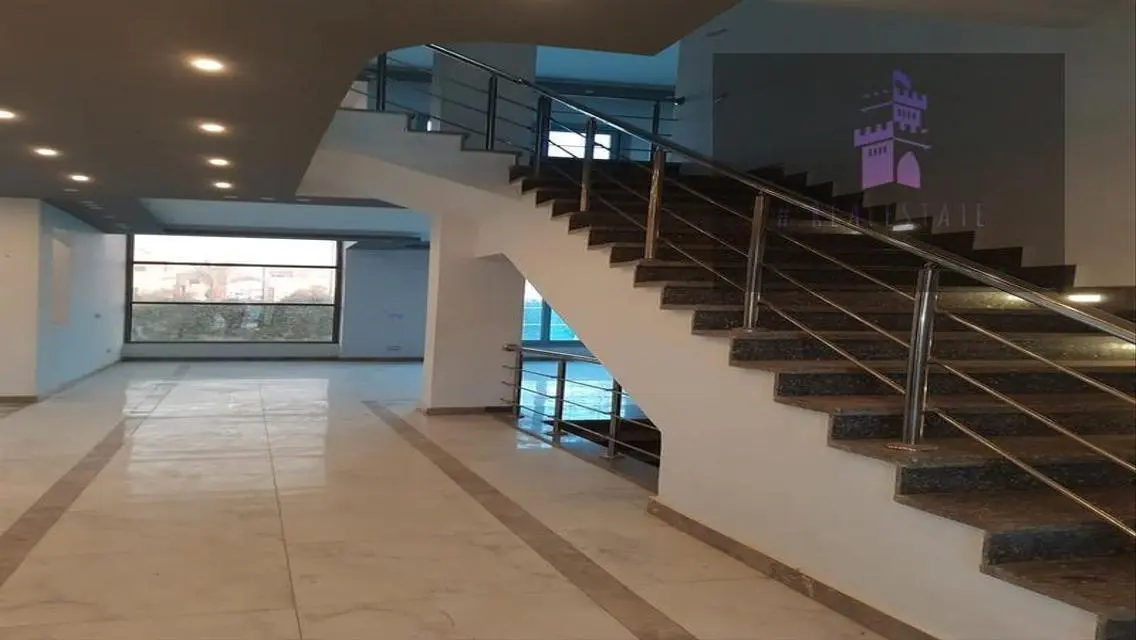 فيلا للايجار بكمبوند جراند هايتس بحمام سباحه