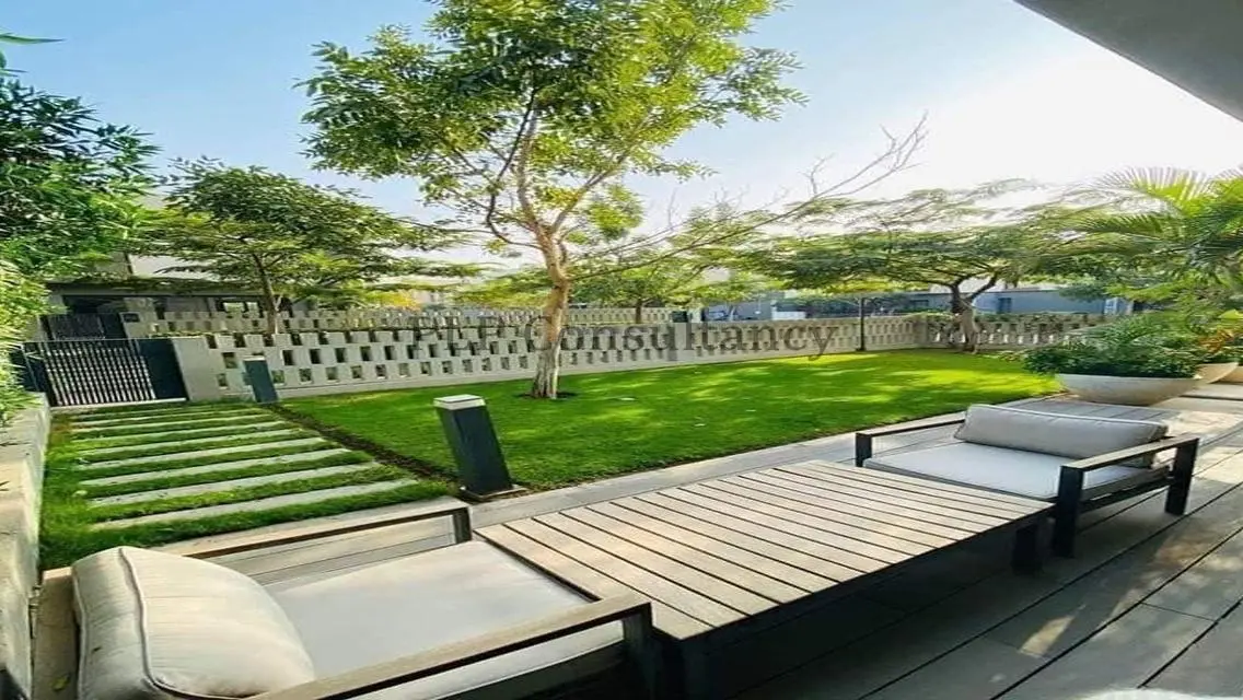 Resale villa with a landscaped view in alBorouj