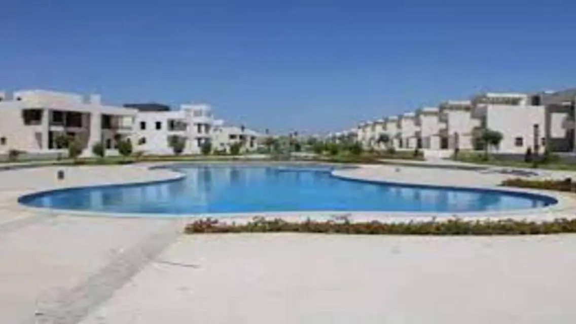 Standalone Villa For Sale with 2M DP Near Beverley