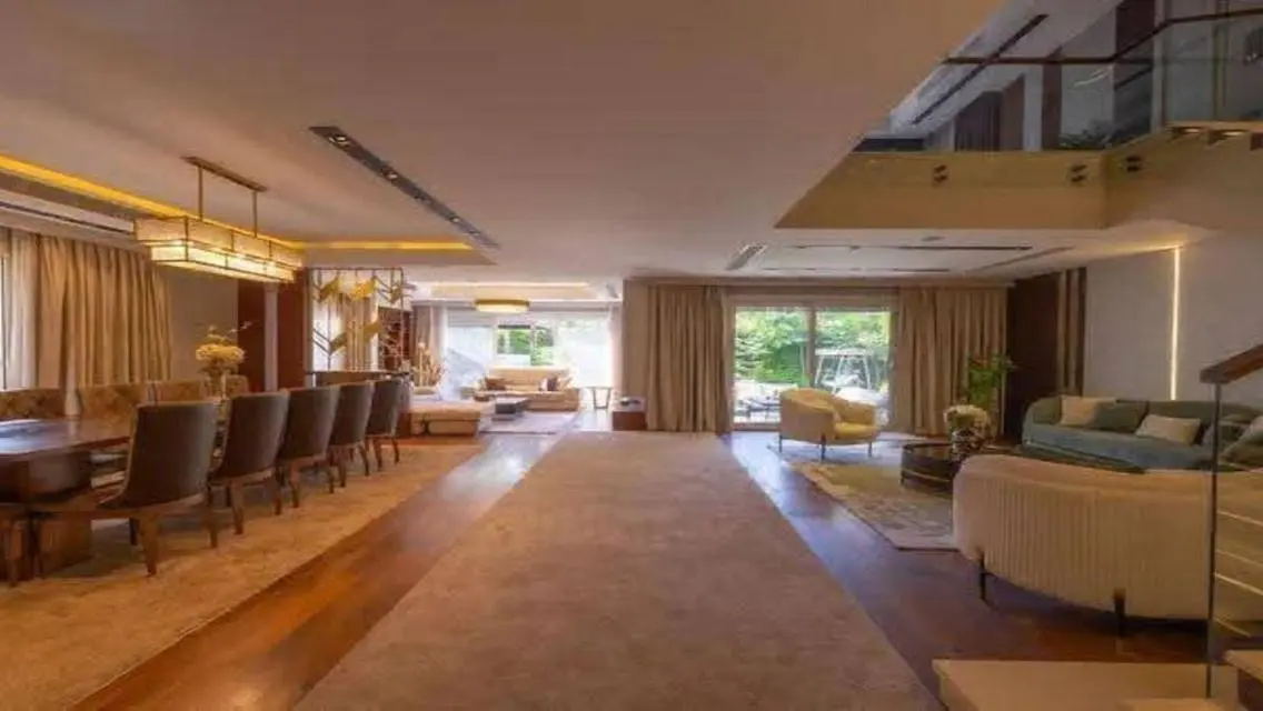Standalone Villa For Sale with 2M DP Near Beverley