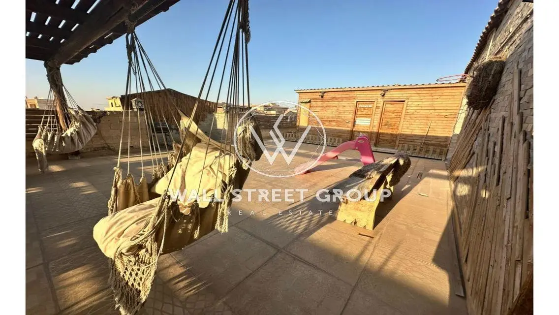 Roof  for sale 250m+Terrace 100 meters NEW CAIRO