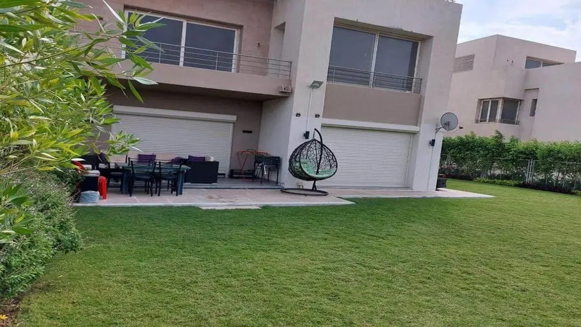 Luxury Villa with Private Garden and Pool for Sale
