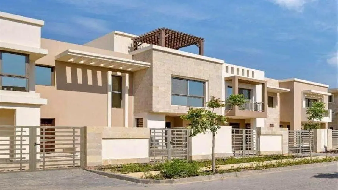 Villa view on 3 facades front of Kempinski Hotel