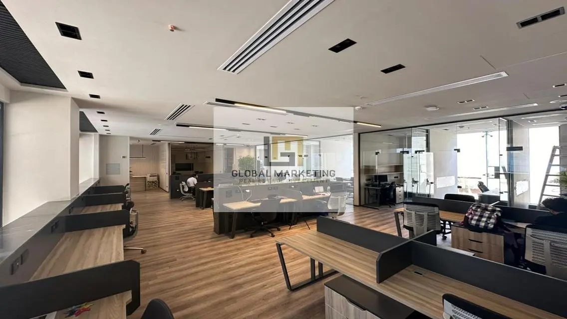 Furnished Office 250m For Sale 90St prime location