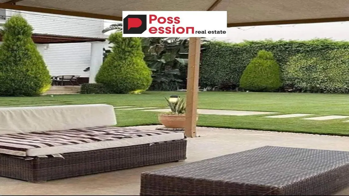 villa for sale in Amiez Compounds in the heart