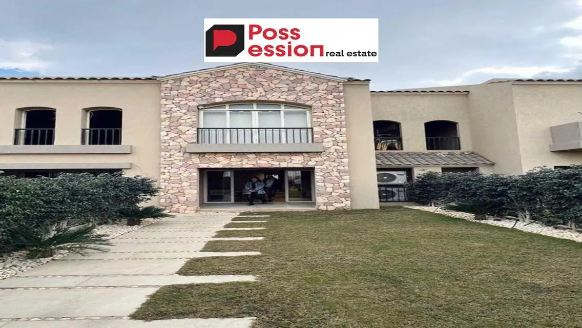 villa for sale in Amiez Compounds in the heart