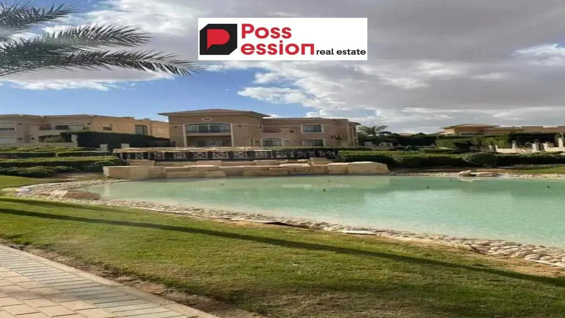 villa for sale in Amiez Compounds in the heart