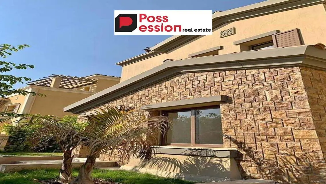 villa for sale in Amiez Compounds in the heart