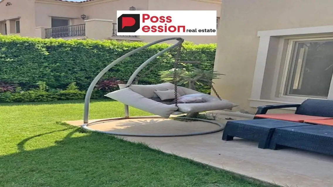 villa for sale in Amiez Compounds in the heart