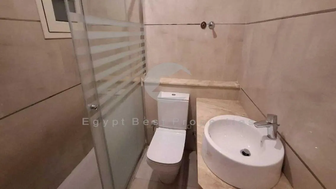 شقة للايجار بكمبوند الباتيو7 الترا سوبر لوكس 230م2