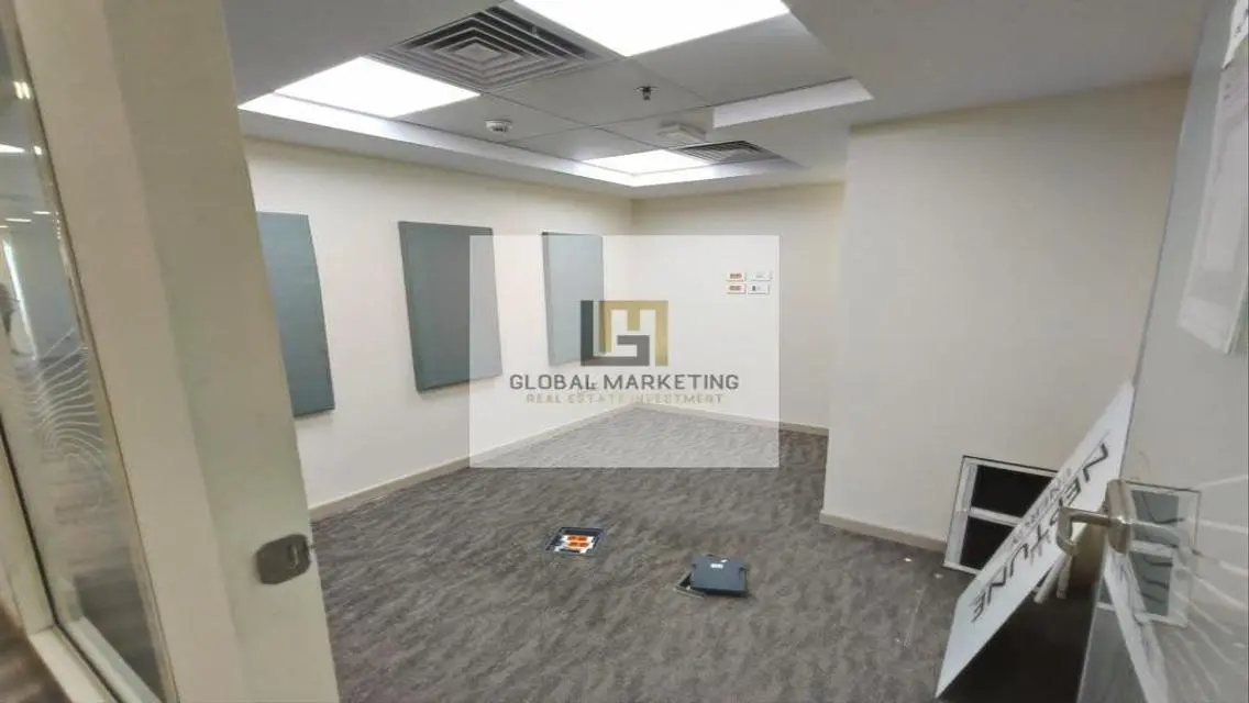 Finished Office 1100m For Rent in South Teseen
