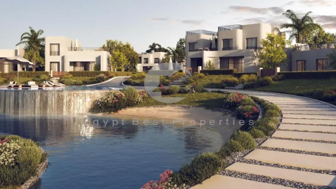 GROUND APART FOR SALE ON LAGOOIN MAKADI _OVER 6 Y