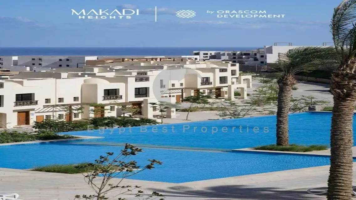 GROUND APART FOR SALE ON LAGOOIN MAKADI _OVER 6 Y